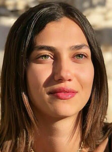 عکس دختران فیلم غنچه های زخمی