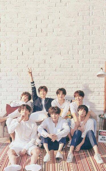 عکس بی تی اس برای تصویر زمینه دخترانه