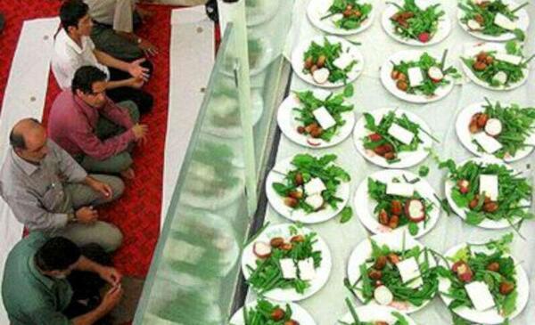 عکس سفره نذری حضرت ابوالفضل