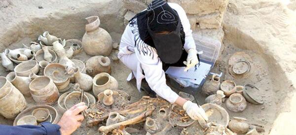 عکس اسکلت مرده در قبر