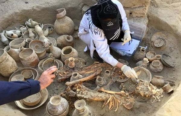 عکس اسکلت قبر