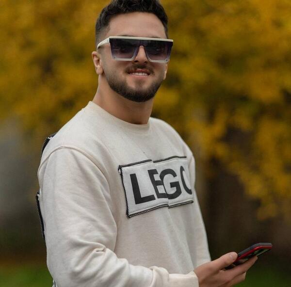 عکس خواننده ابوالفضل متو