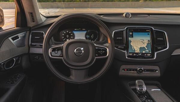 عکس داخل ماشین ولوو xc90