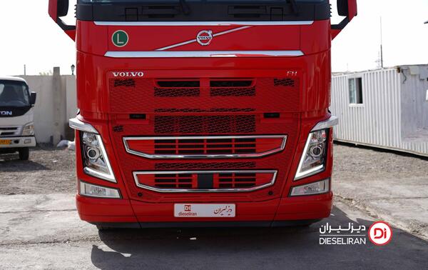 عکس تریلی ولوو ۵۰۰