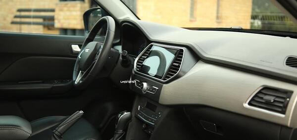 عکس داخل لیفان x70