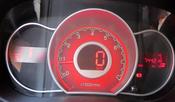 عکس داخل ماشین لیفان x50