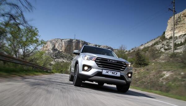 عکس داخل ماشین لیفان x70