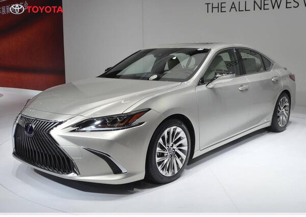 عکس جدیدترین لکسوس