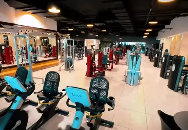 عکس استخر لوتوس مال