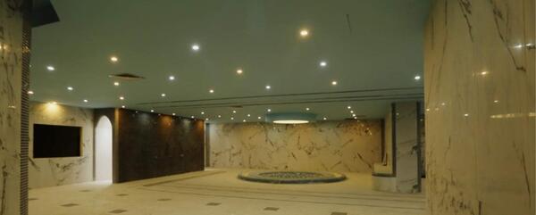 عکس استخر لوتوس مال نازی آباد