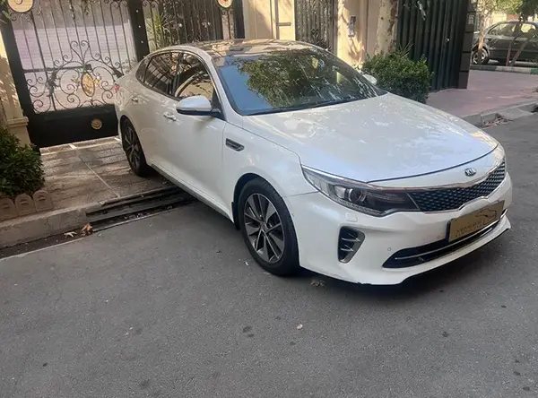 عکس کیا اپتیما ۲۰۱۰