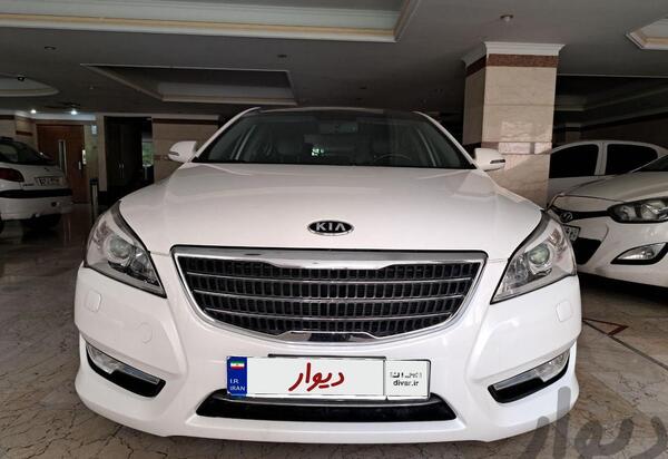 عکس داخل ماشین کیا کادنزا