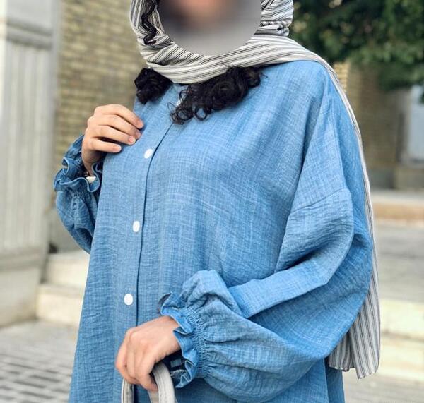 عکس مدل مانتو ابروبادی رنگ آبی کاربنی