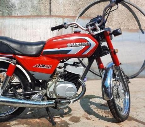 عکس موتور سوزوکی ۱۰۰