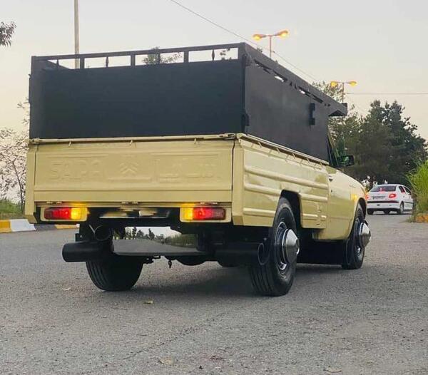 عکس پشت نیسان سایپا
