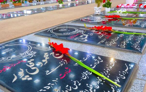 عکس محمد قلی پور به انگلیسی