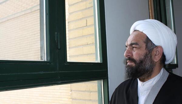 عکس محمد قلی پور به انگلیسی