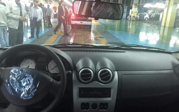 عکس داخل ماشین رنو ساندرو استپ وی