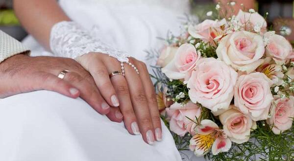 عکس دست عروس و داماد ایرانی