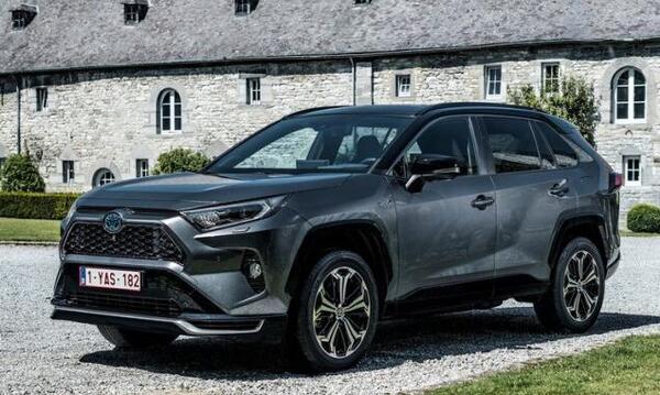 عکس تویوتا rav4