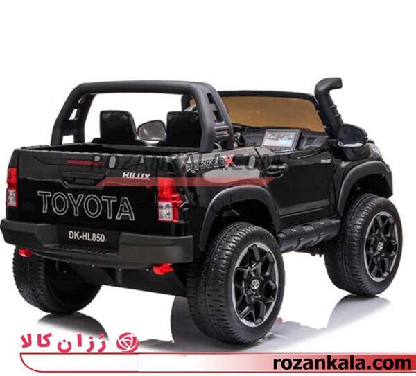 عکس تویوتا هایلوکس قرمز