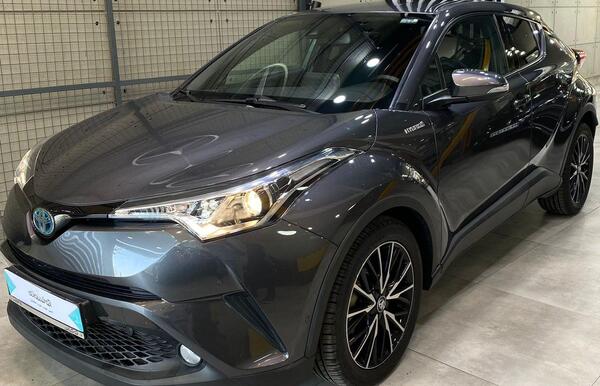 عکس ماشین تویوتا سی اچ ار