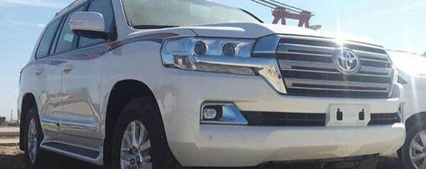 عکس تویوتا لندکروز جنگی