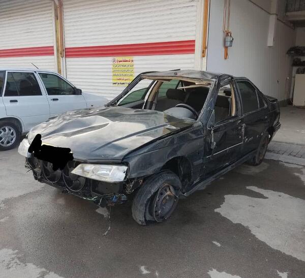 عکس پژو پارس مشکی تصادفی