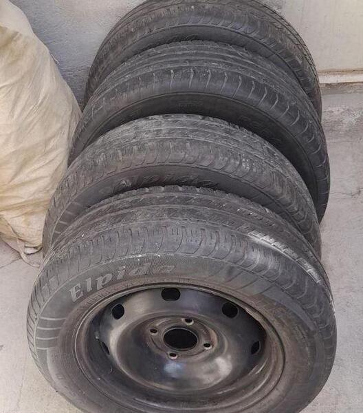 عکس لاستیک ماشین پژو پارس