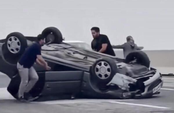 عکس ماشین پژو چپ کرده