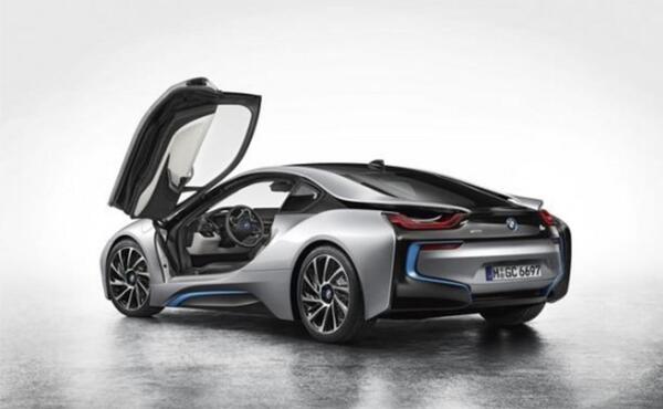 عکس بی ام و i8 قیمت