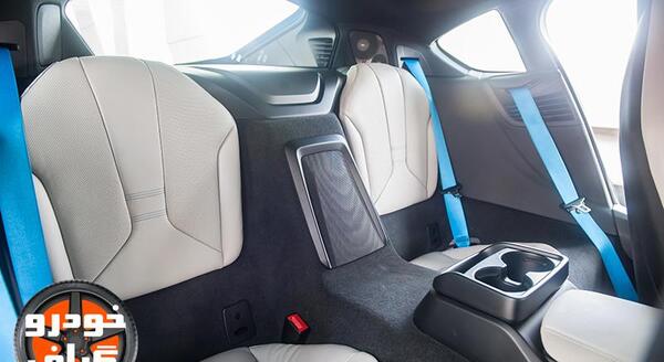 عکس داخل بی ام و i8