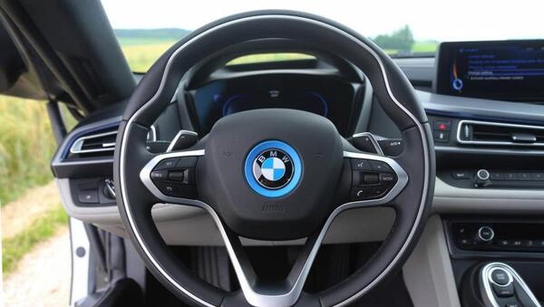 دانلود عکس بی ام و i8