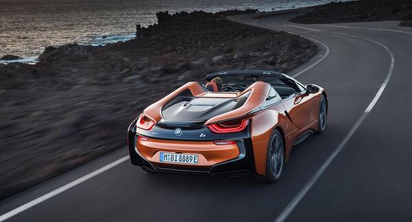 دانلود عکس بی ام و i8