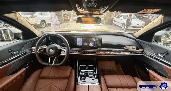 عکس داخل ماشین بی ام و جدید