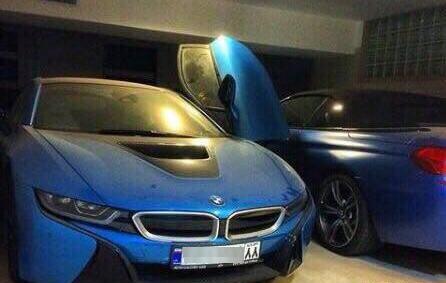 عکس و قیمت ماشین بی ام و i8