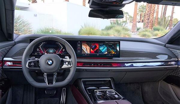 عکس داخل ماشین بی ام و سری ۷