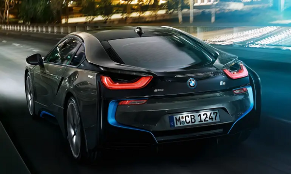 عکس بی ام دبلیو i8