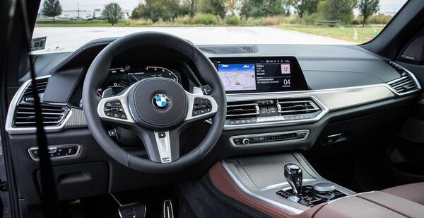 عکس داخل ماشین بی ام و x6