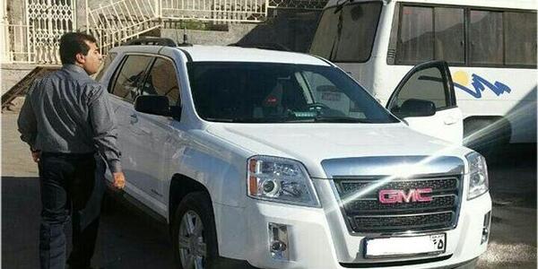 عکس ماشین جی ام سی سواری