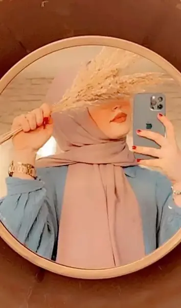 فیک عکس دختر با گوشی اپل برای پروفایل