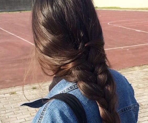 عکس پروفایل دختر از پشت سر با موهای باز