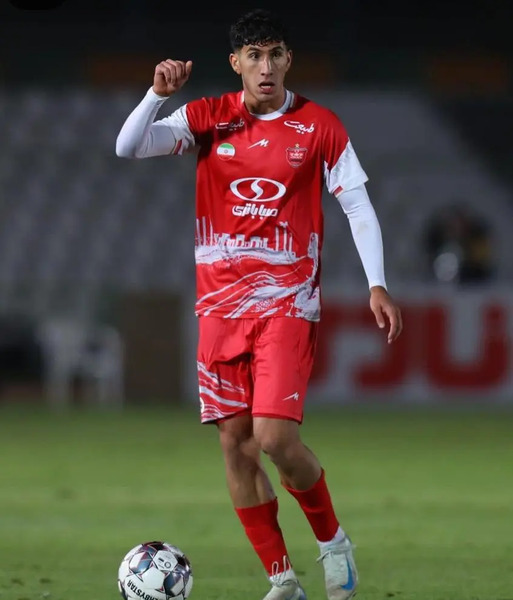 عکس صحرایی بازیکن پرسپولیس