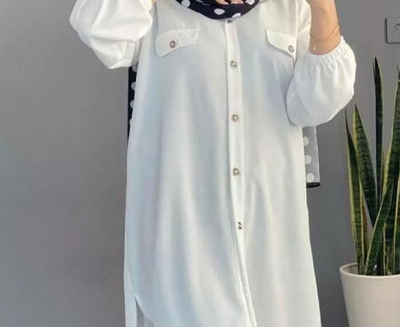 عکس مدل مانتو ابروبادی ساده دکمه دار