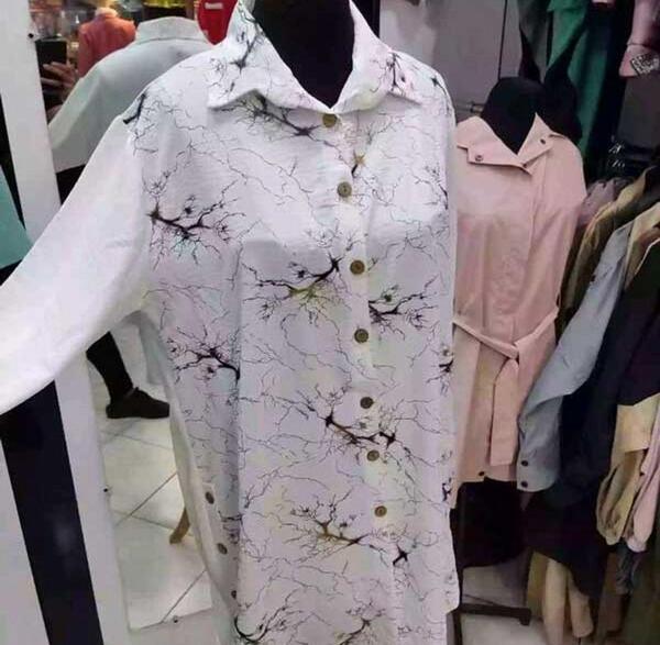 عکس مدل مانتو ابروبادی طرح دار جلو باز
