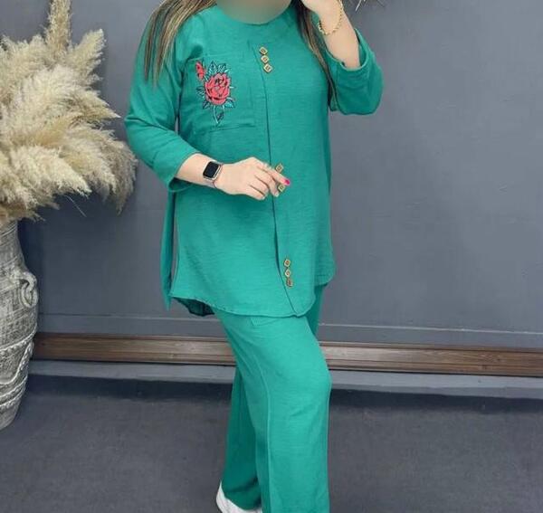 عکس مدل مانتو جلو دکمه دار با پارچه ابروبادی