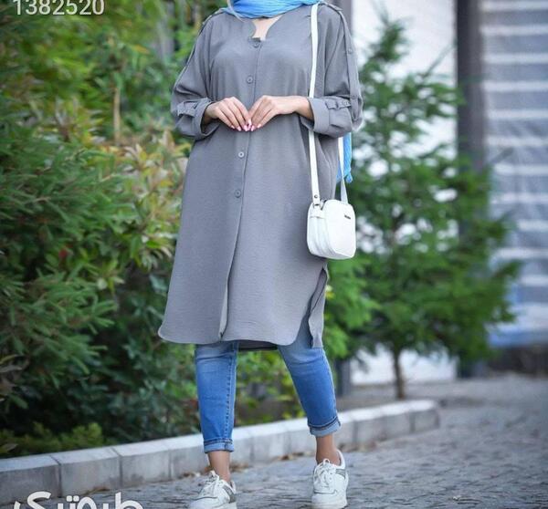 عکس مدل مانتو ابروبادی دکمه دار دورنگ