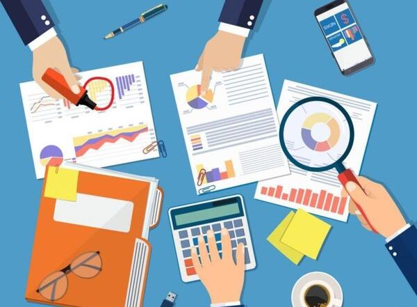 عکس پروفایل مدیر مالی