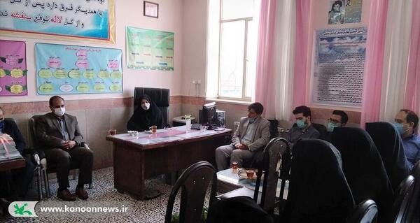 عکس دفتر مدیر مدرسه