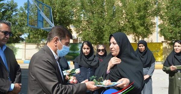 عکس مدیر مدرسه شاهد